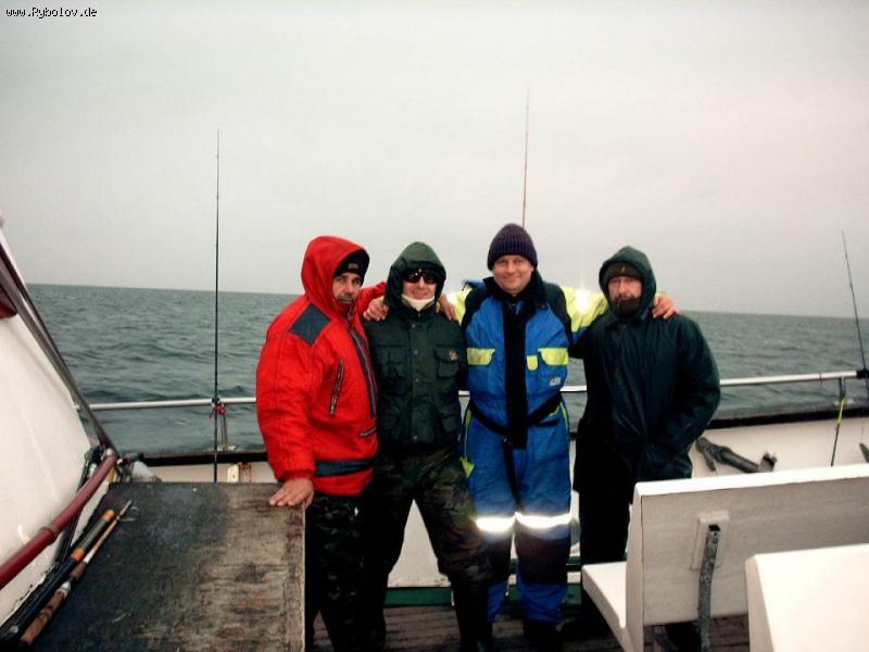 --Половина "руской бригады" - рыбалка (фотоальбом)