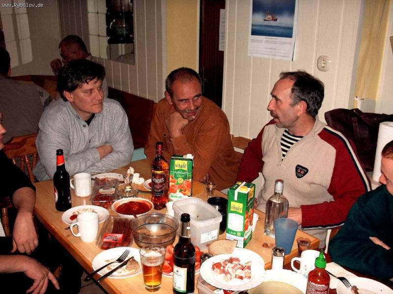 --Затем пошли воспоминания о прошлых рыбалках... - рыбалка (фотоальбом)