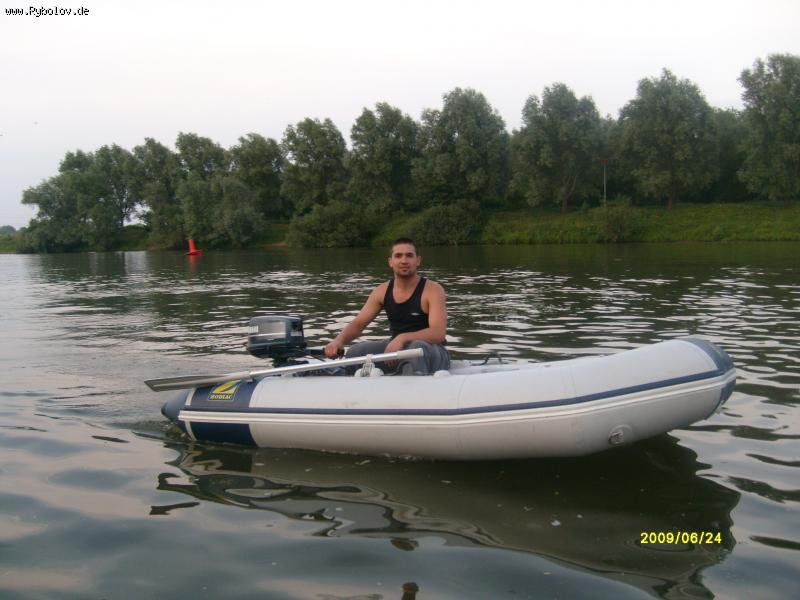 --Schlauchboot -  ()