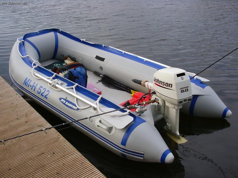 --Schlauchboot ! -  ()
