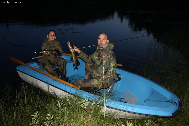 --Sweden, s sinom vsjali paru schu4ek. -  ()