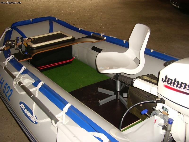 --Schlauchboot mit Luftboden. -  ()