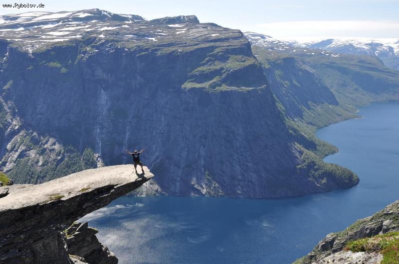 --Trolltunga .... -  ()